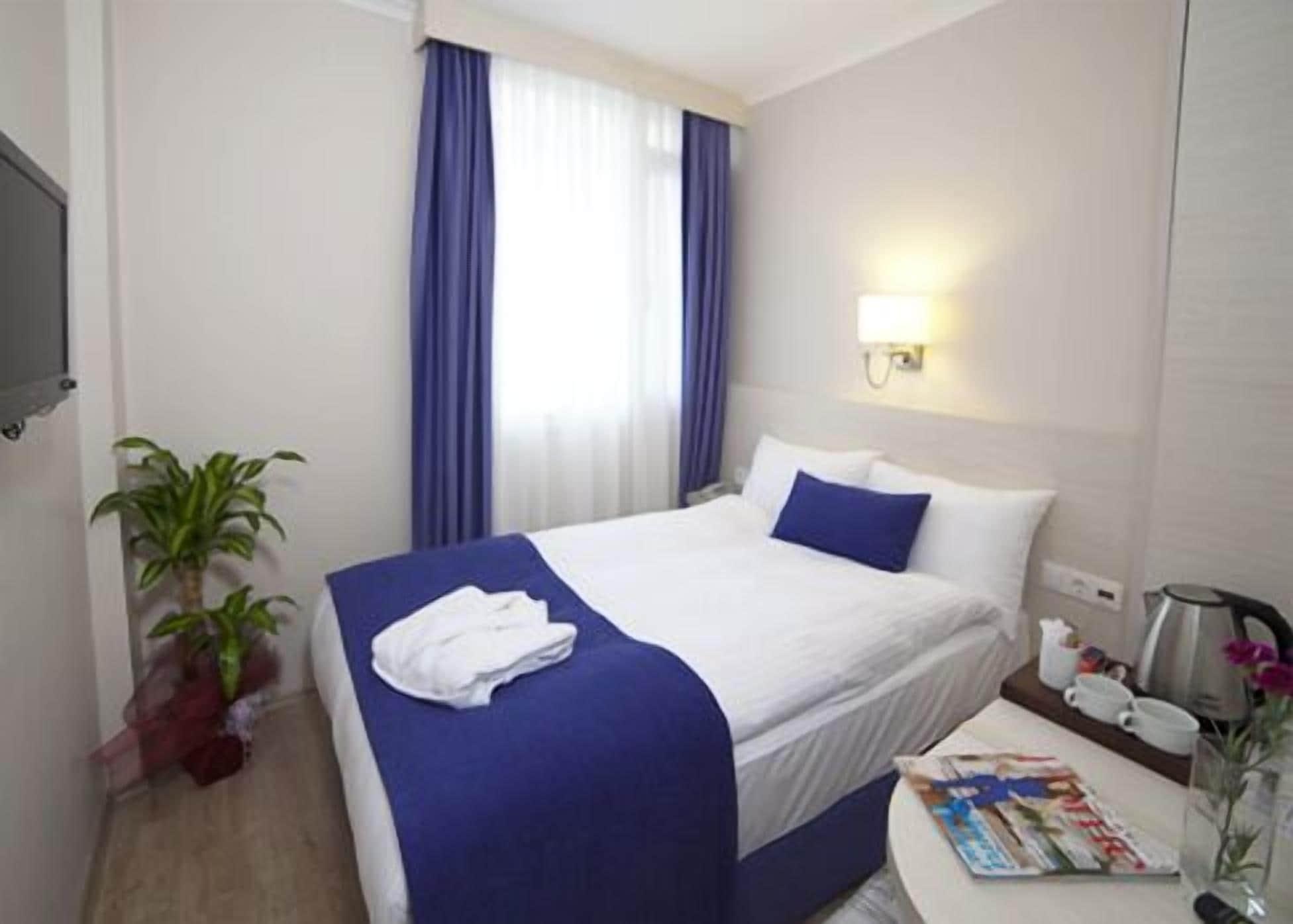 Walk In Hotel Izmir Exterior photo