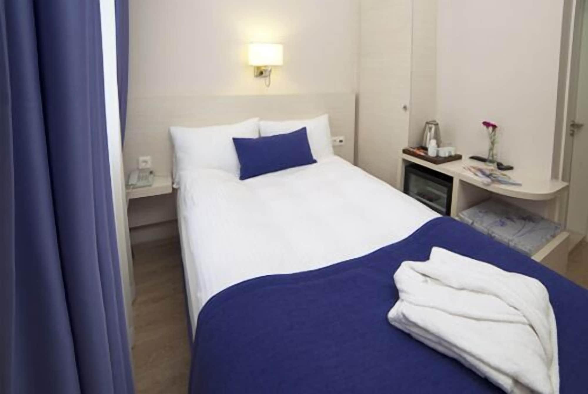 Walk In Hotel Izmir Exterior photo