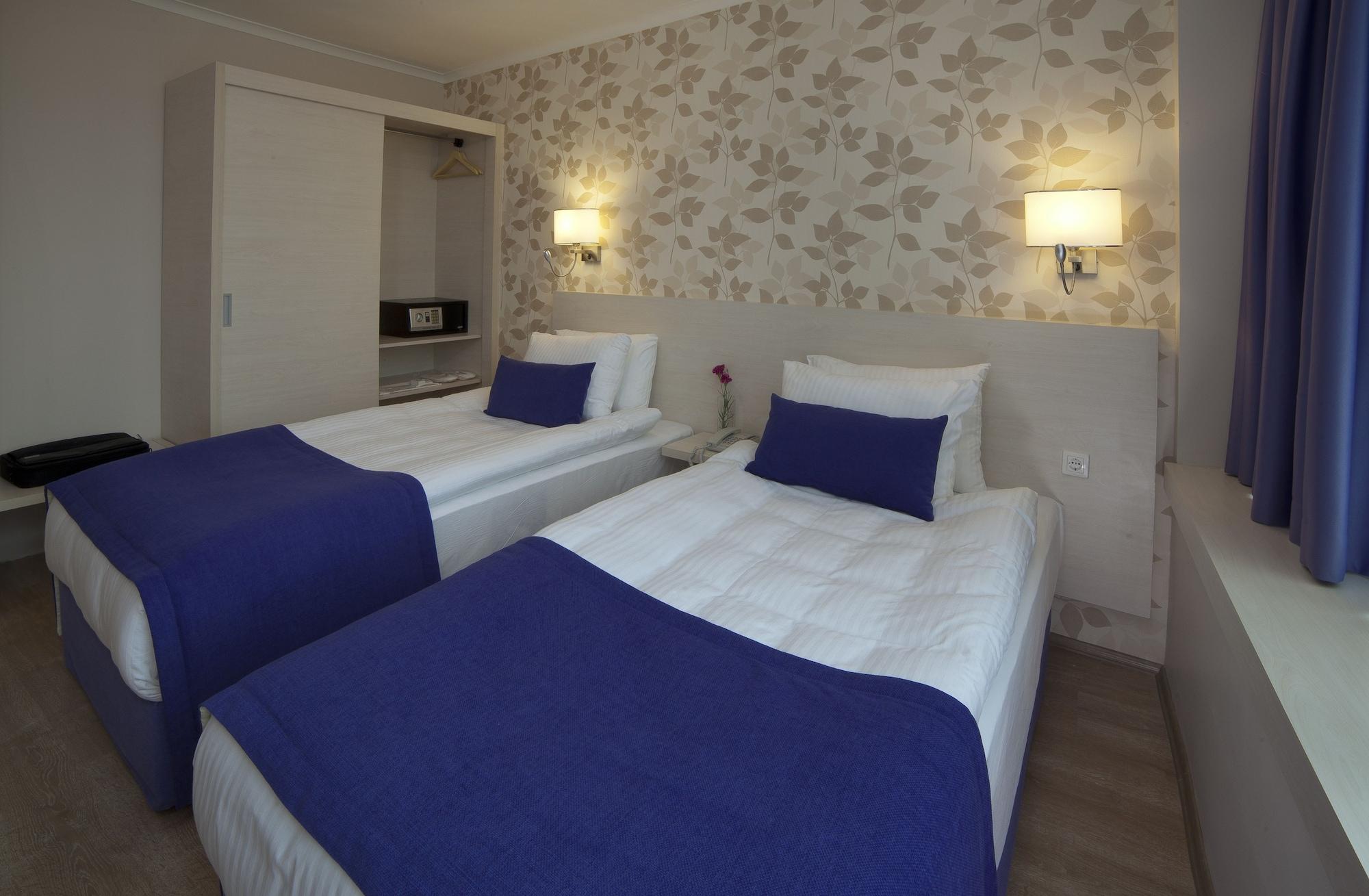 Walk In Hotel Izmir Exterior photo