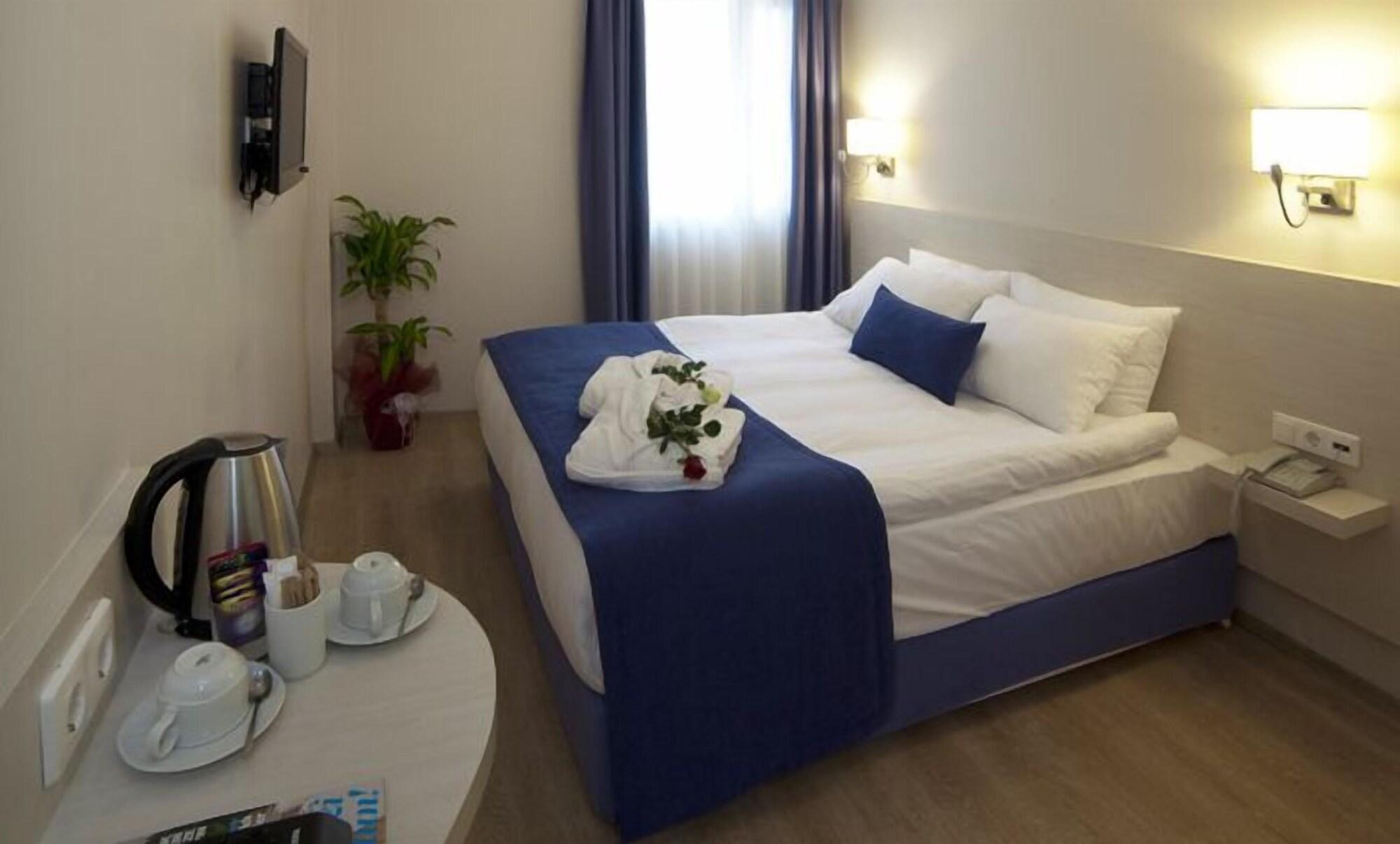 Walk In Hotel Izmir Exterior photo