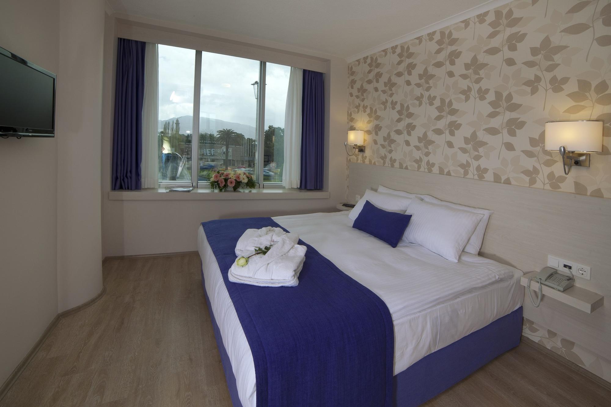 Walk In Hotel Izmir Exterior photo