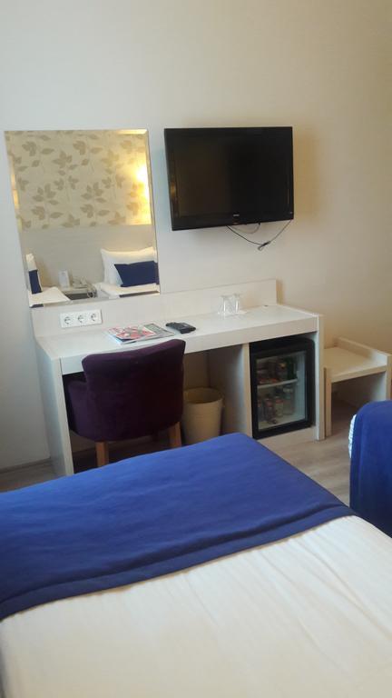 Walk In Hotel Izmir Exterior photo